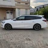 Sofer cu auto personal